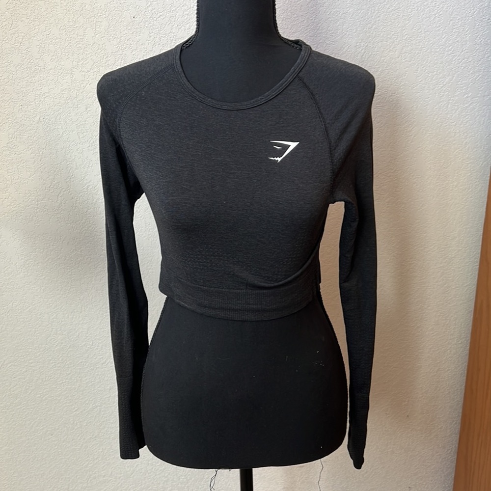 Gymshark Black Cropped Workouy Shirt